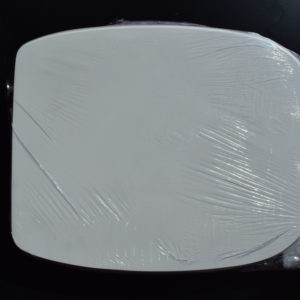 Sedile per vaso Fleo Dolomite colore bianco in RPC ( resina poliestere colato)